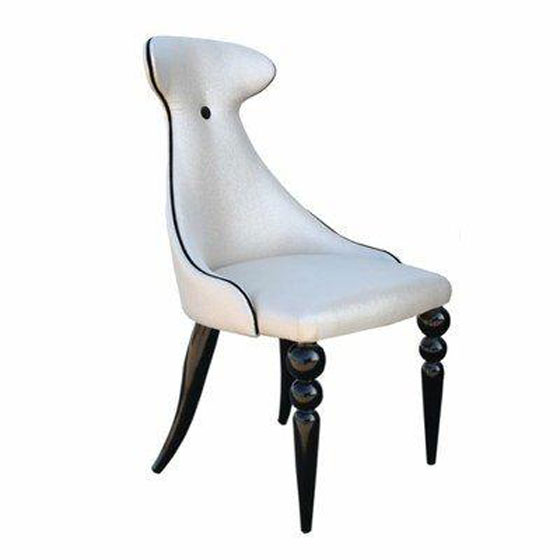 Chaise laque noire