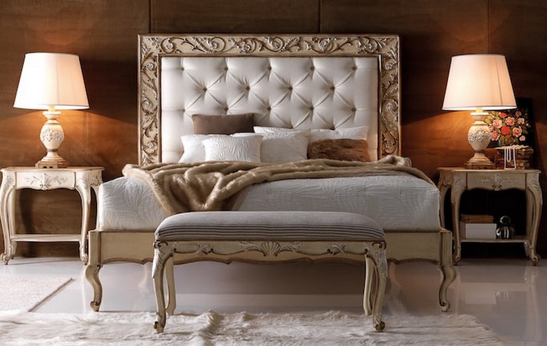 Luxury baroque bed Paris
