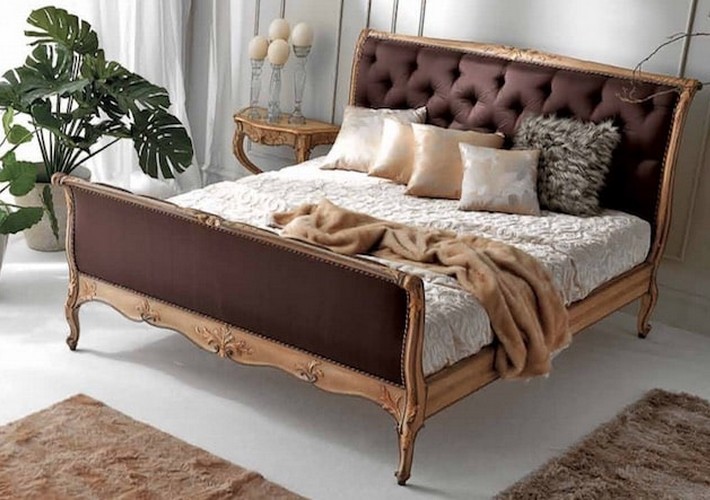 Luxury baroque bed Paris