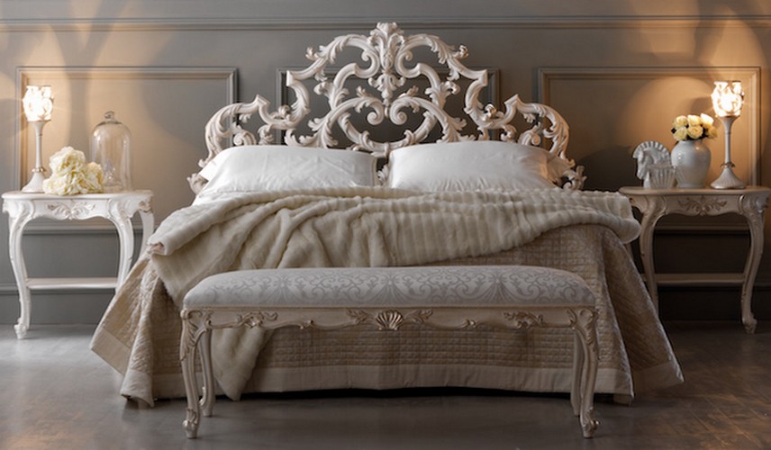 Luxury baroque bed with box