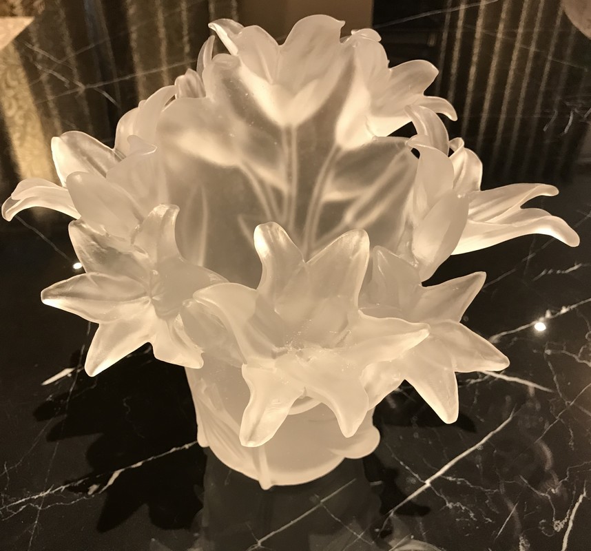 Sandblasted crystal vase