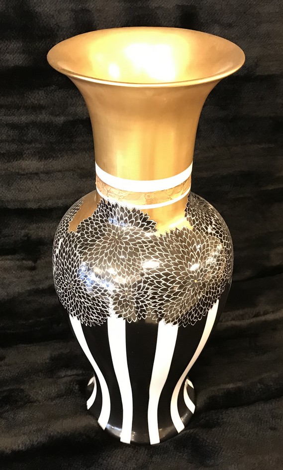 Luxury vase
