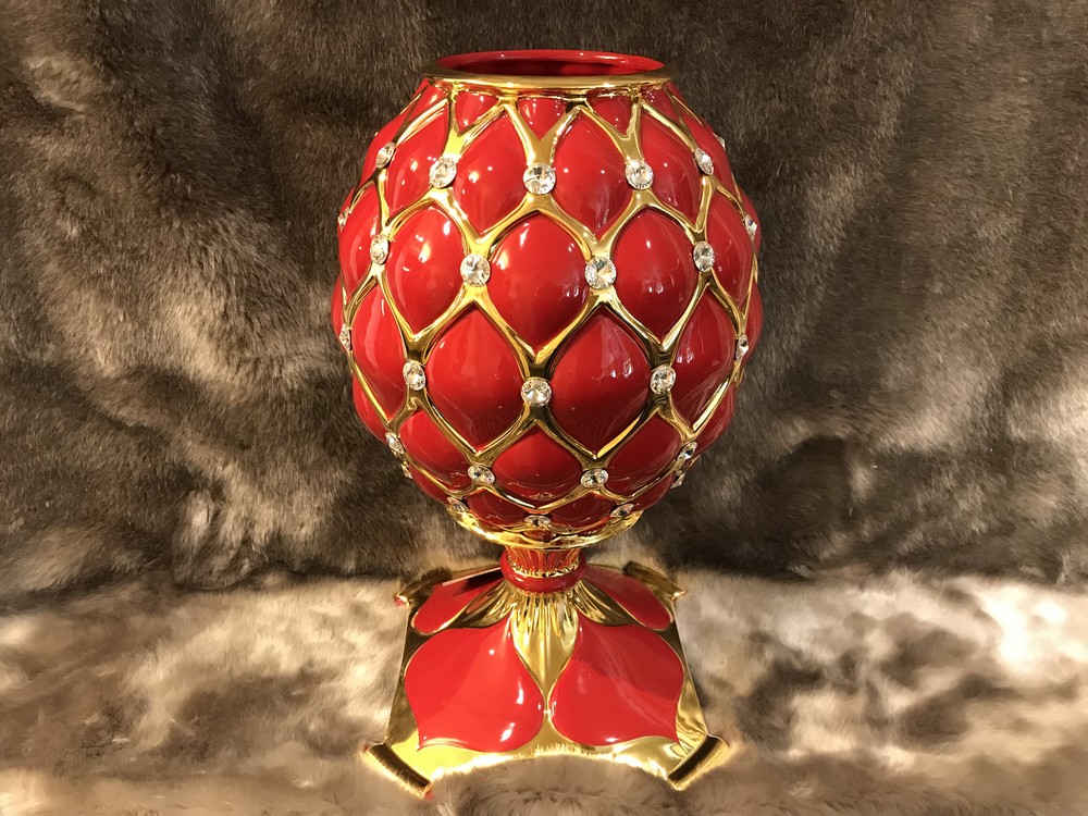 Artistic ceramic luxury object